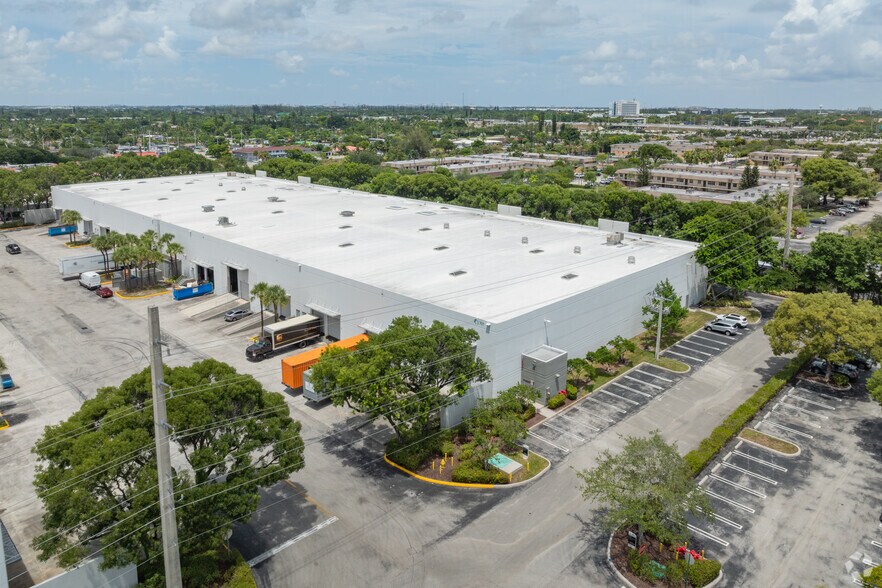 More Photos Of 701 NW 33rd St, Pompano Beach Warehouse For Lease