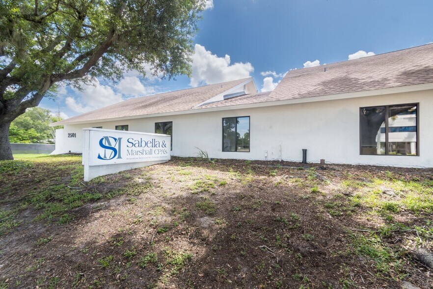 More Photos Of 2501 S Tamiami Trl, Sarasota Office For Lease
