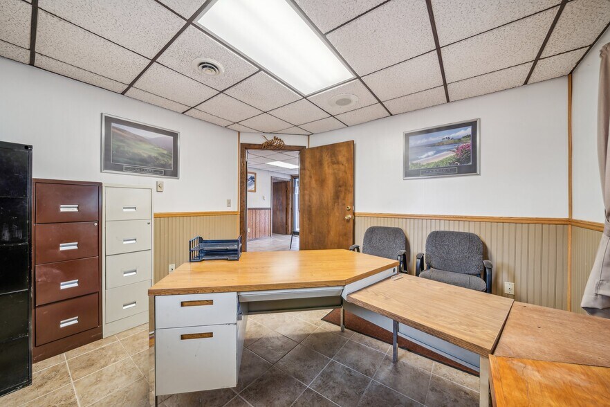 More Photos Of 123 Crossroads Rd, Scottdale Light Distribution For Sale