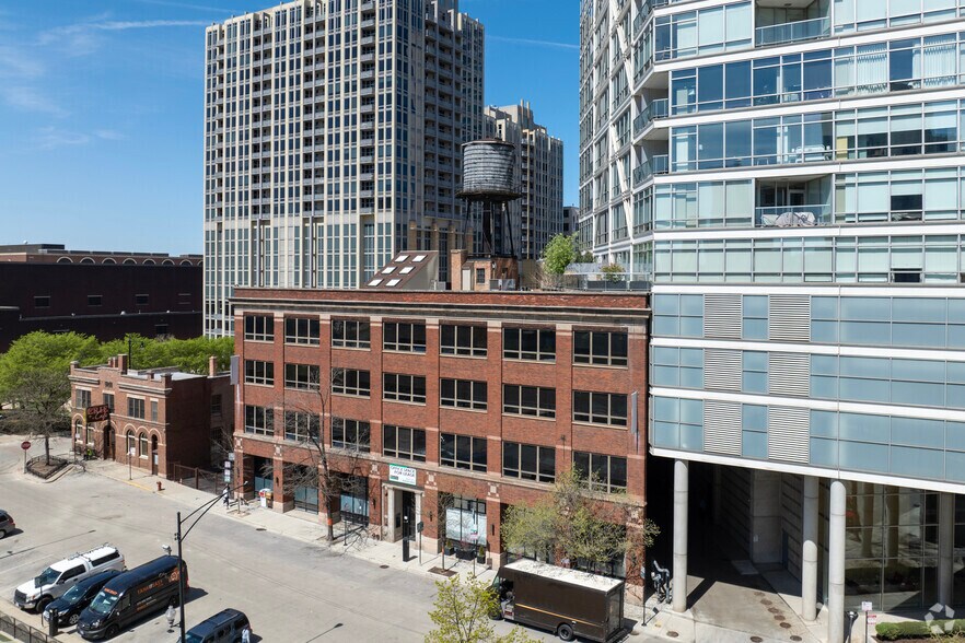 More Photos Of 520 W Erie St, Chicago Office For Sale