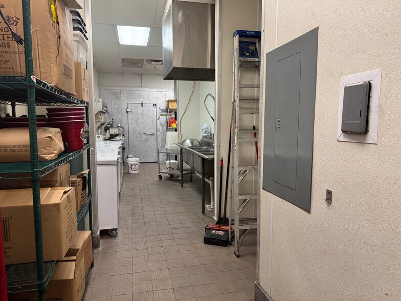 More Photos Of 2237 E Riverside Dr, Austin Restaurant For Lease