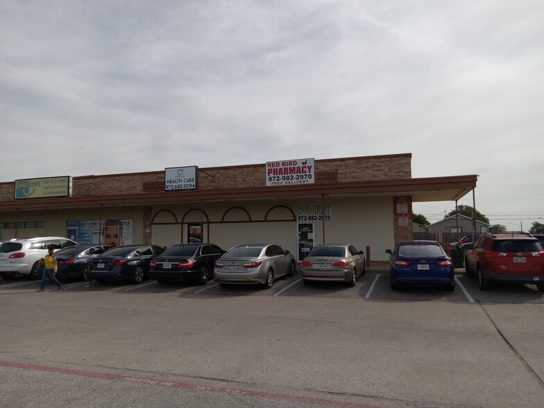 More Photos Of 1207 E Red Bird Ln, Dallas Freestanding For Sale