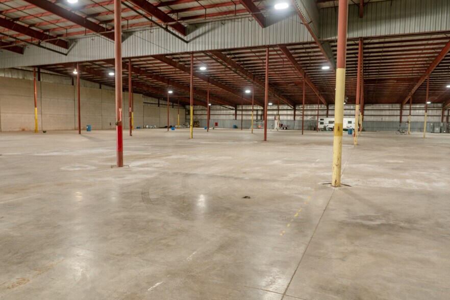 More Photos Of 1901 Boundary Ave, Pawhuska Warehouse For Lease