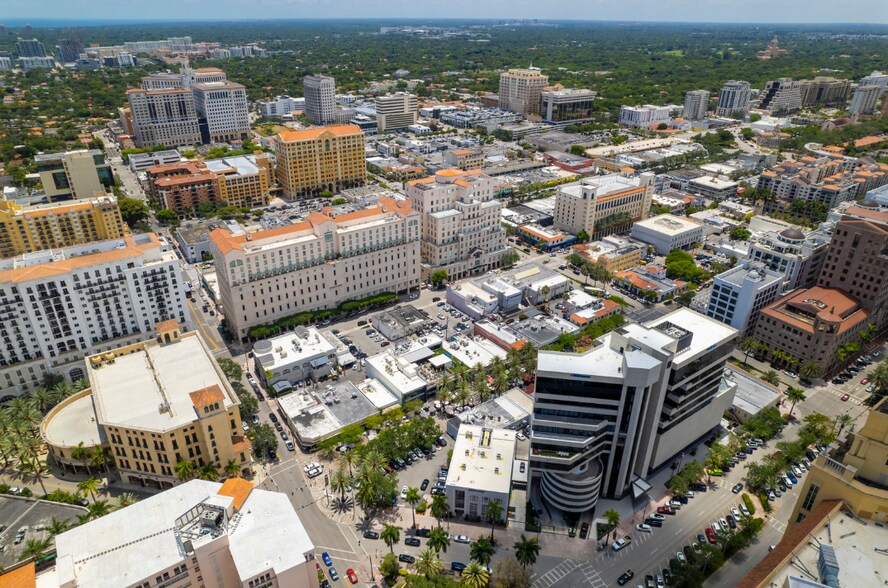 More Photos Of 150 Alhambra Cir, Coral Gables Office For Lease