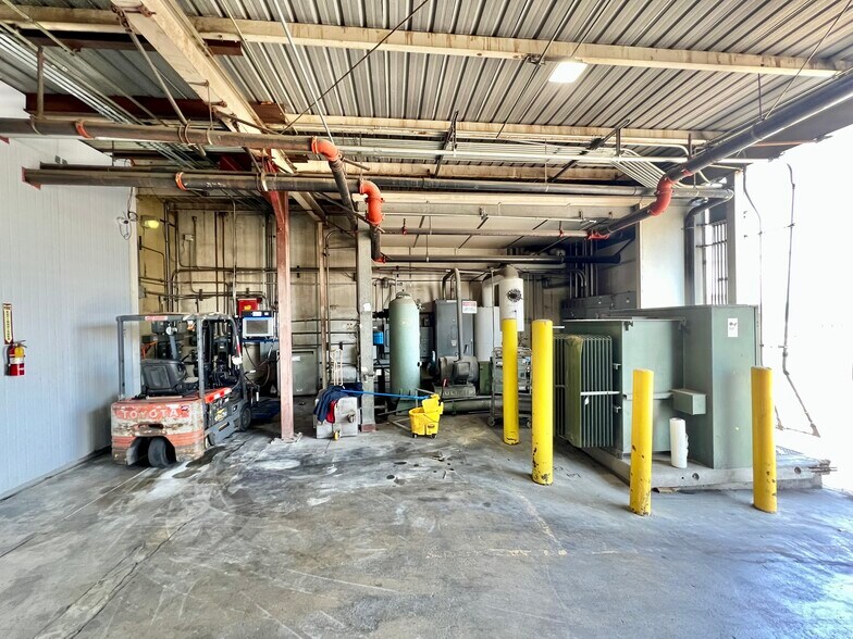More Photos Of 1641 N 8th St, Colton Food Processing For Lease