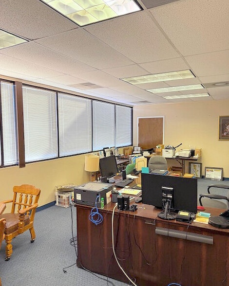 More Photos Of 1059 E Tri County Blvd, Oliver Springs Office Residential For Sale