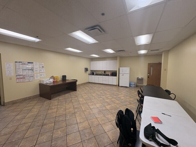 More Photos Of 22555 Ascoa Ct, Strongsville Warehouse For Sale