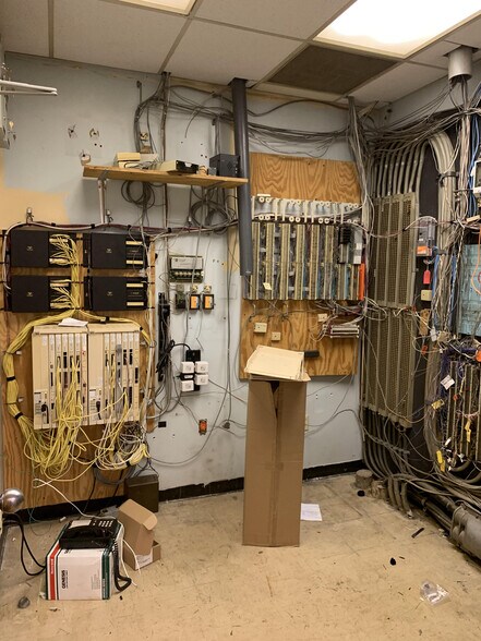 More Photos Of 1946 Lindorph Dr, Dayton Flex For Sale