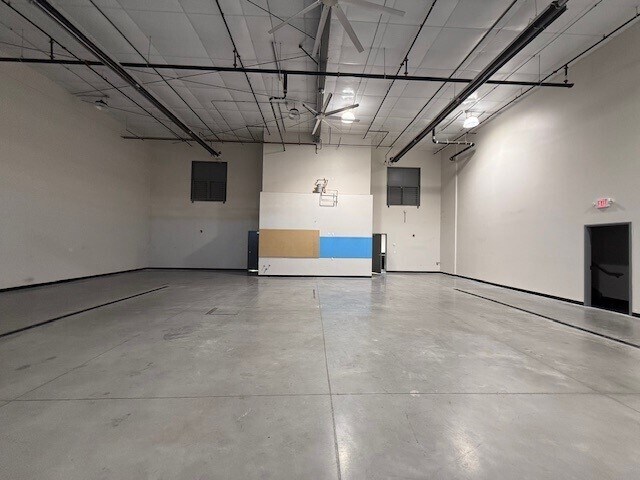 More Photos Of 3819 S 148th St, Omaha Service For Lease