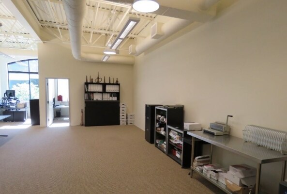 More Photos Of 25030 SW Parkway Ave, Wilsonville Office For Sale