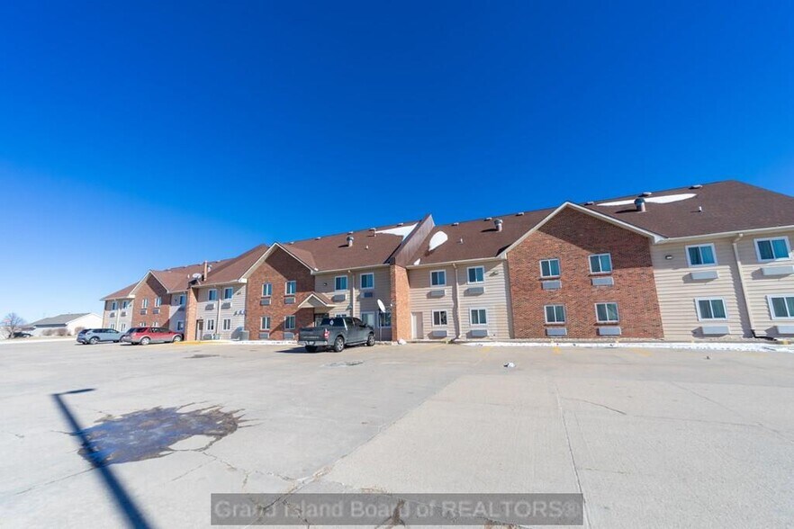More Photos Of 2620 N Diers Ave, Grand Island Hotel For Sale