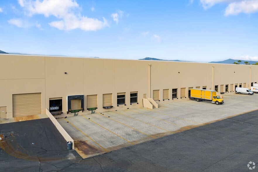 More Photos Of 4981 4th St, Irwindale Distribution For Lease