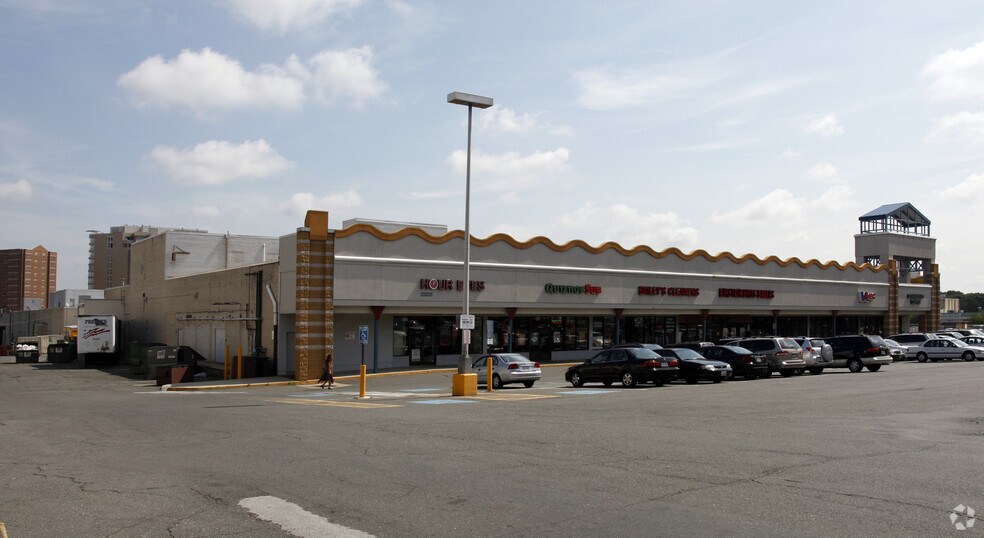 More Photos Of 3490-3556 S Jefferson St, Falls Church General Retail For Lease