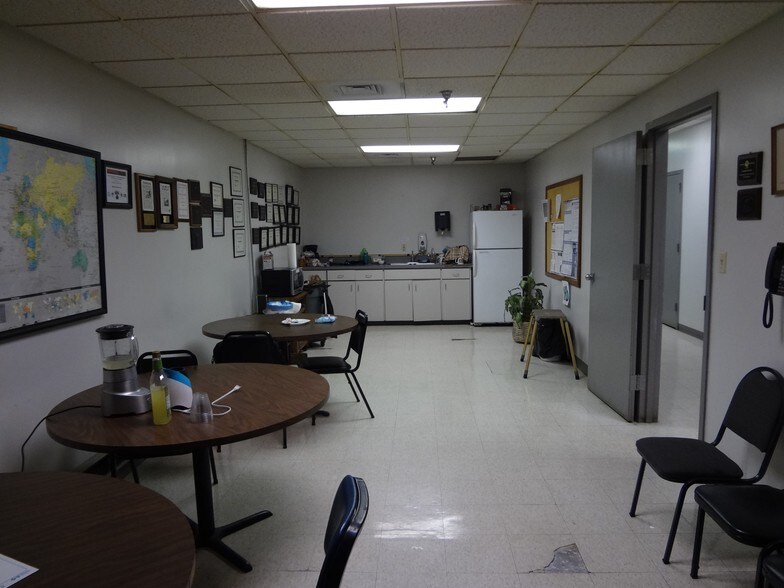 More Photos Of 222 W 6th St, Junction City Office For Sale