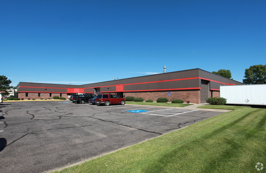 Primary Photo Of 251-281 Commerce Cir S, Fridley Warehouse For Lease