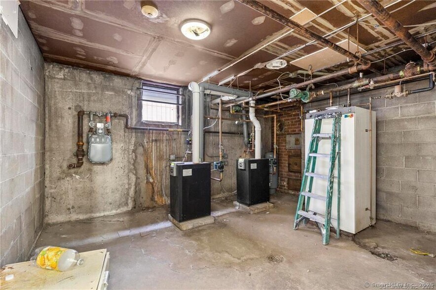 More Photos Of 36 Huntington St, Hartford Apartments For Sale
