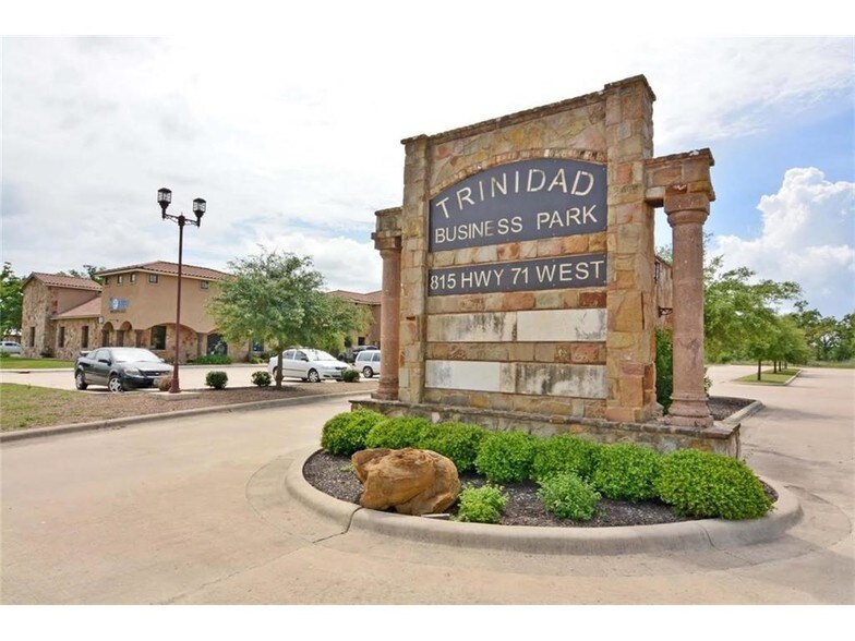 More Photos Of 815 W Hwy 71, Bastrop Medical For Lease