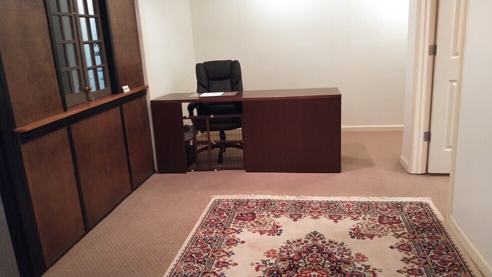 More Photos Of 34 W Main St, Hamlet Office For Lease