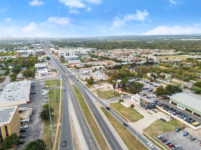 More Photos Of 7700 N Lamar Blvd, Austin Storefront Retail Office For Sale