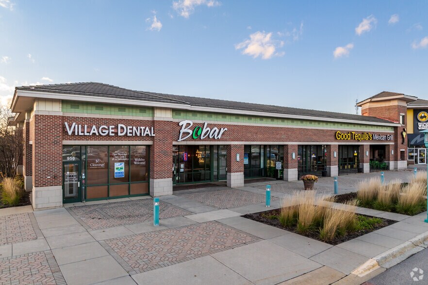 More Photos Of 980 Elk Grove Town Ctr, Elk Grove Village Unknown For Lease