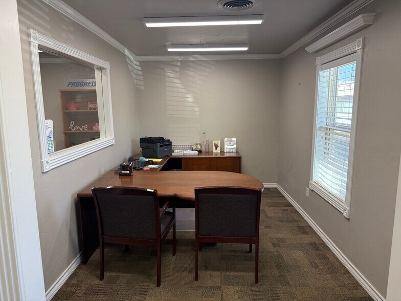More Photos Of 3706 Mockingbird Ln, Amarillo Office For Sale