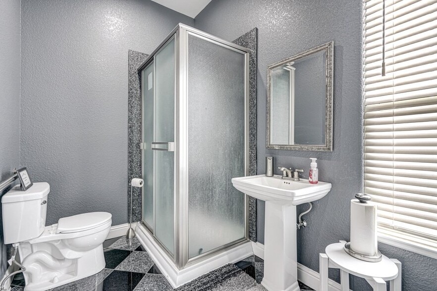 More Photos Of 8330 Brentwood Blvd, Brentwood Medical For Lease
