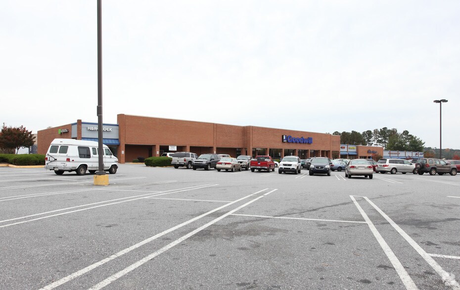 More Photos Of 1550 Buford Hwy, Buford Supermarket For Lease