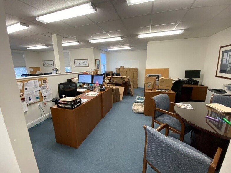 More Photos Of 1-13 Willow St, Yarmouth Port Unknown For Lease