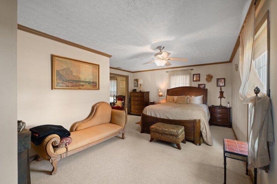 More Photos Of 607 Butts Mill Rd, Pine Mountain General Retail For Sale