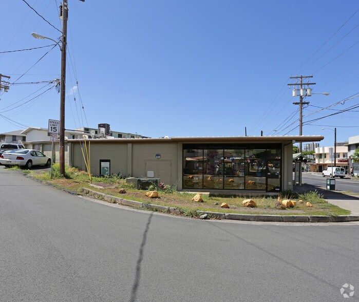 More Photos Of 813-819 Kapahulu Ave, Honolulu Freestanding For Lease