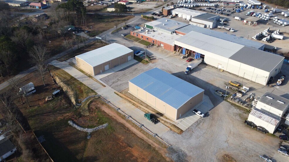 More Photos Of 700 E Fairfield Rd, Greenville Warehouse For Lease
