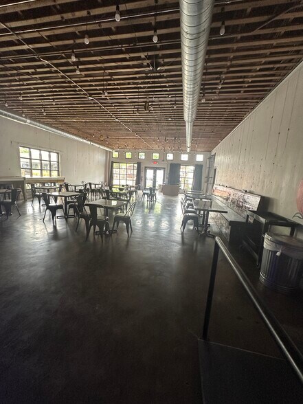 More Photos Of 1209 E Cesar Chavez St, Austin Loft Creative Space For Lease