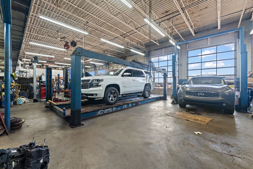 More Photos Of 5843 Us-6, Portage Auto Repair For Sale