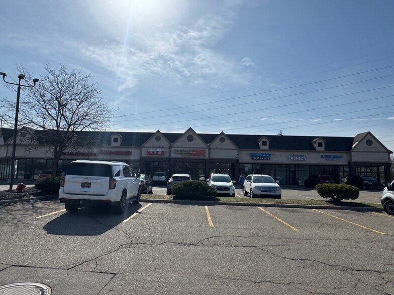 More Photos Of 35101 E Michigan Ave, Wayne Storefront For Sale