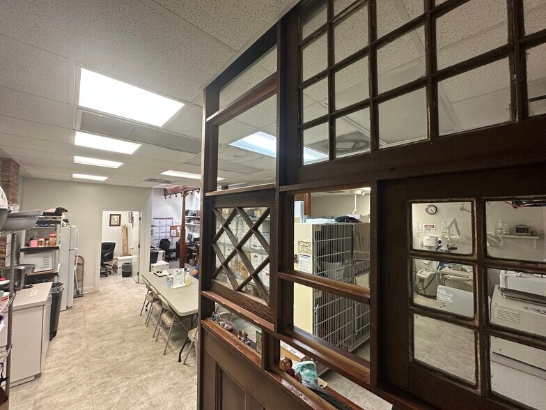 More Photos Of 7605 Maple St, New Orleans Storefront For Sale