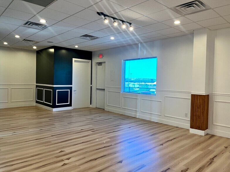 More Photos Of 211 Bartlett Dr, El Paso Medical For Lease