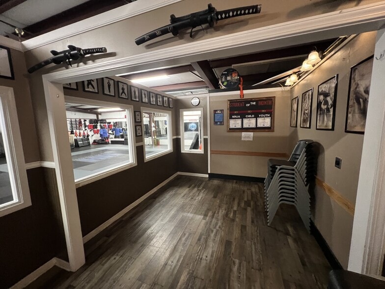 More Photos Of 211 W Dunbar Cave Rd, Clarksville Warehouse For Sale