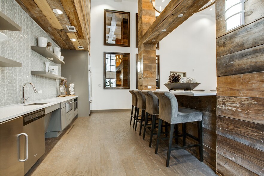 More Photos Of 403 E Koenig Ln, Austin Apartments For Lease