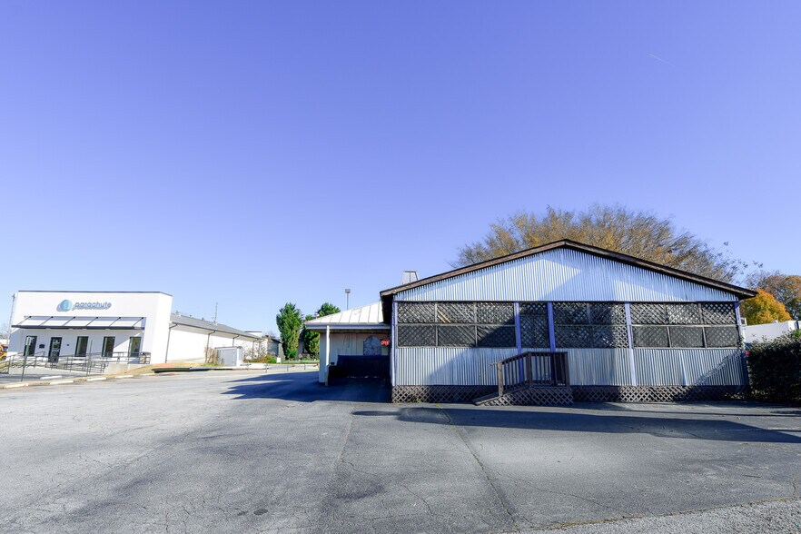 More Photos Of 1082 Highway 19 N, Thomaston Restaurant For Sale