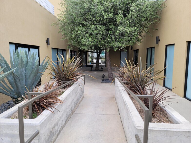 More Photos Of 3745 Long Beach Blvd, Long Beach Medical For Lease