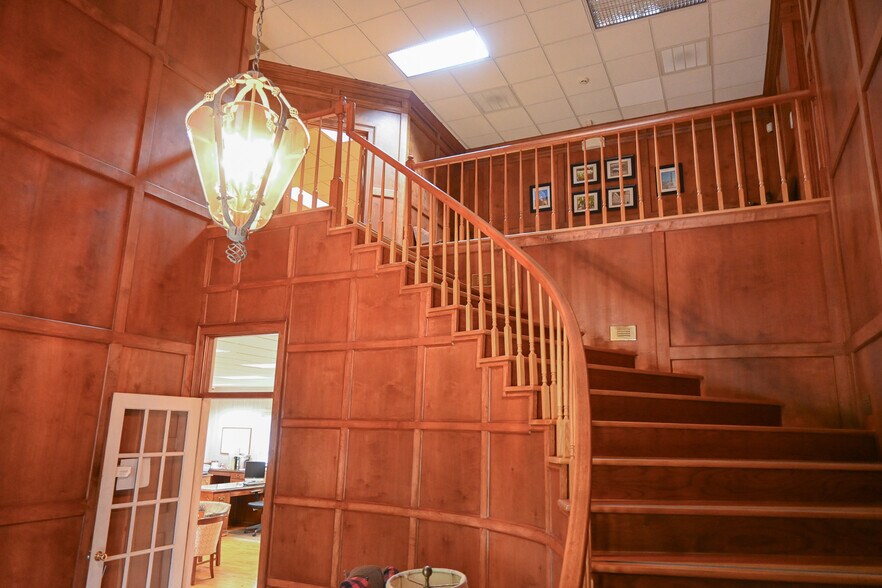 More Photos Of 109A Wholesale Ave NE, Huntsville Office For Sale