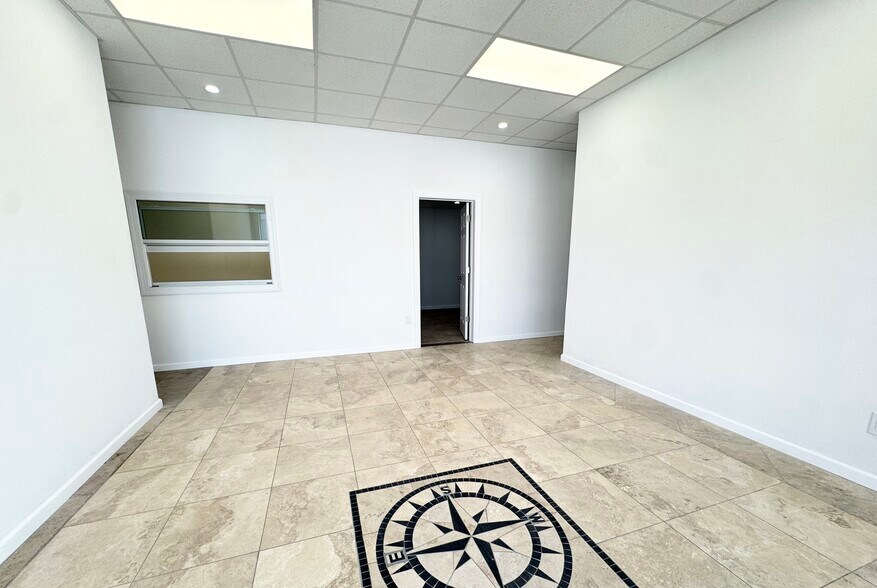 More Photos Of 3160 N 46th Ave, Saint Petersburg Warehouse For Sale