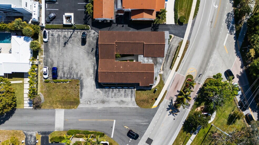 More Photos Of 1130 Bayview Dr, Fort Lauderdale Medical For Lease