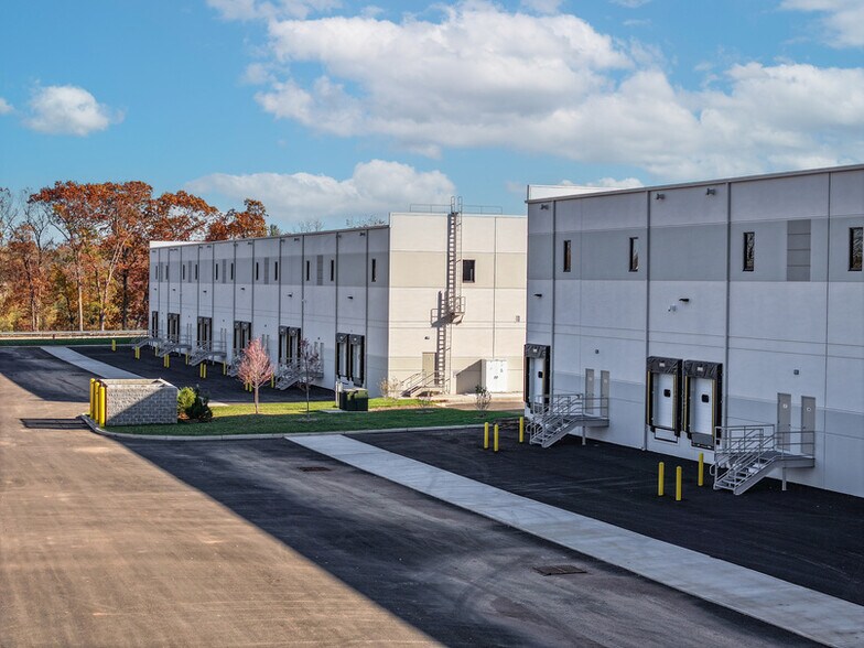 More Photos Of 1 Barbiche Dr, Flemington Unknown For Lease