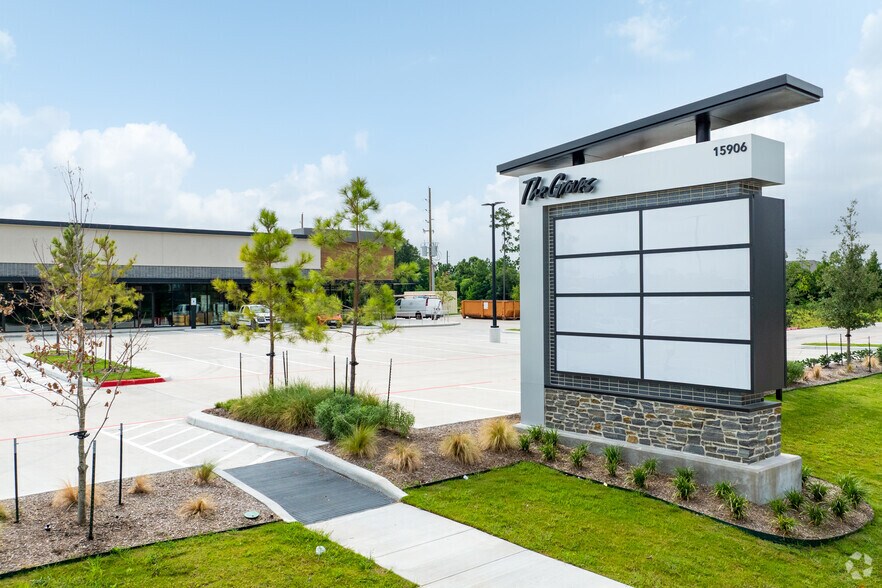 More Photos Of SEC of Woodland Hills Dr @ Madera Run Parkway, Atascocita Unknown For Lease