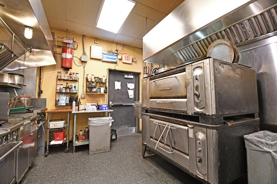 More Photos Of 5905-6055 Timber Ridge Dr, Prospect Unknown For Lease