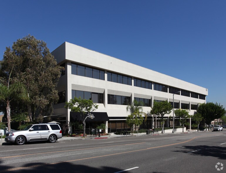 More Photos Of 302 W 5th St, San Pedro Office For Lease