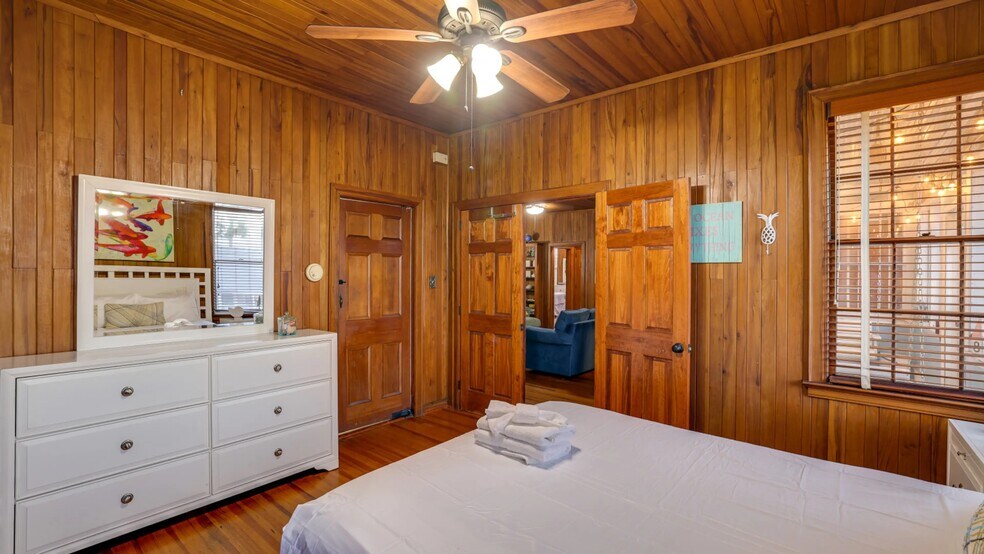 More Photos Of 15 15th St, Tybee Island Specialty For Sale
