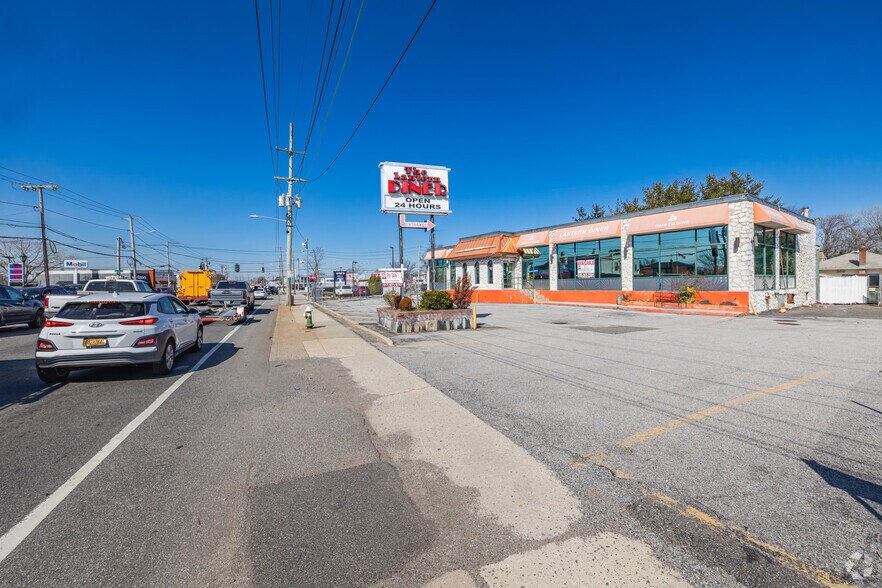 More Photos Of 564 Hempstead Tpke, West Hempstead General Retail For Sale
