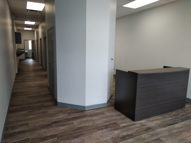 More Photos Of 525 Highland Rd W, Kitchener Freestanding For Lease